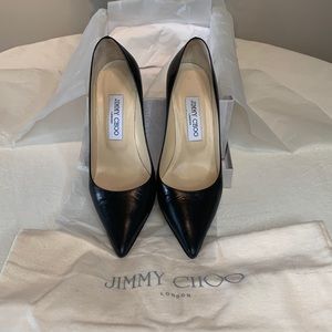 Jimmy Choo ladies black pumps
